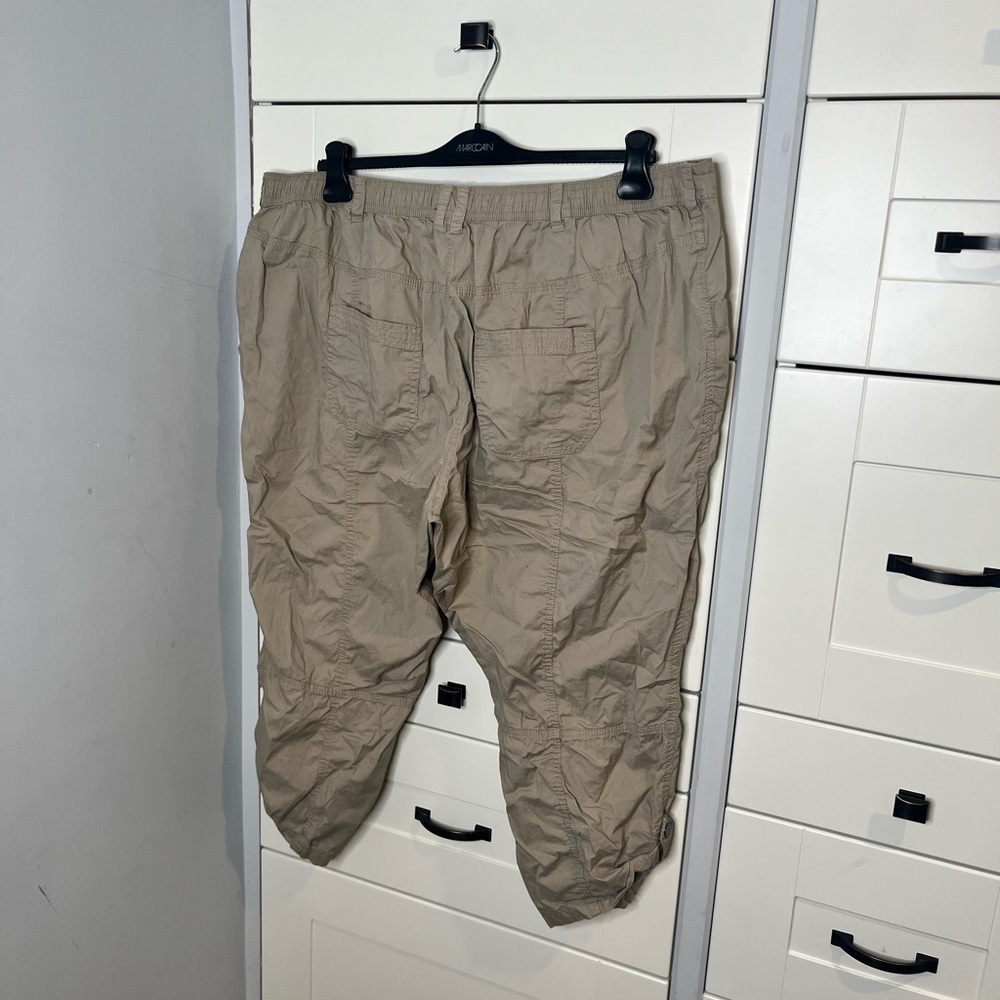 Ulla Popken size 24. capris. Plus Tan. Elastic waist. Zip close. Cargo style